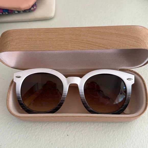 Accessories - Sunglasses
